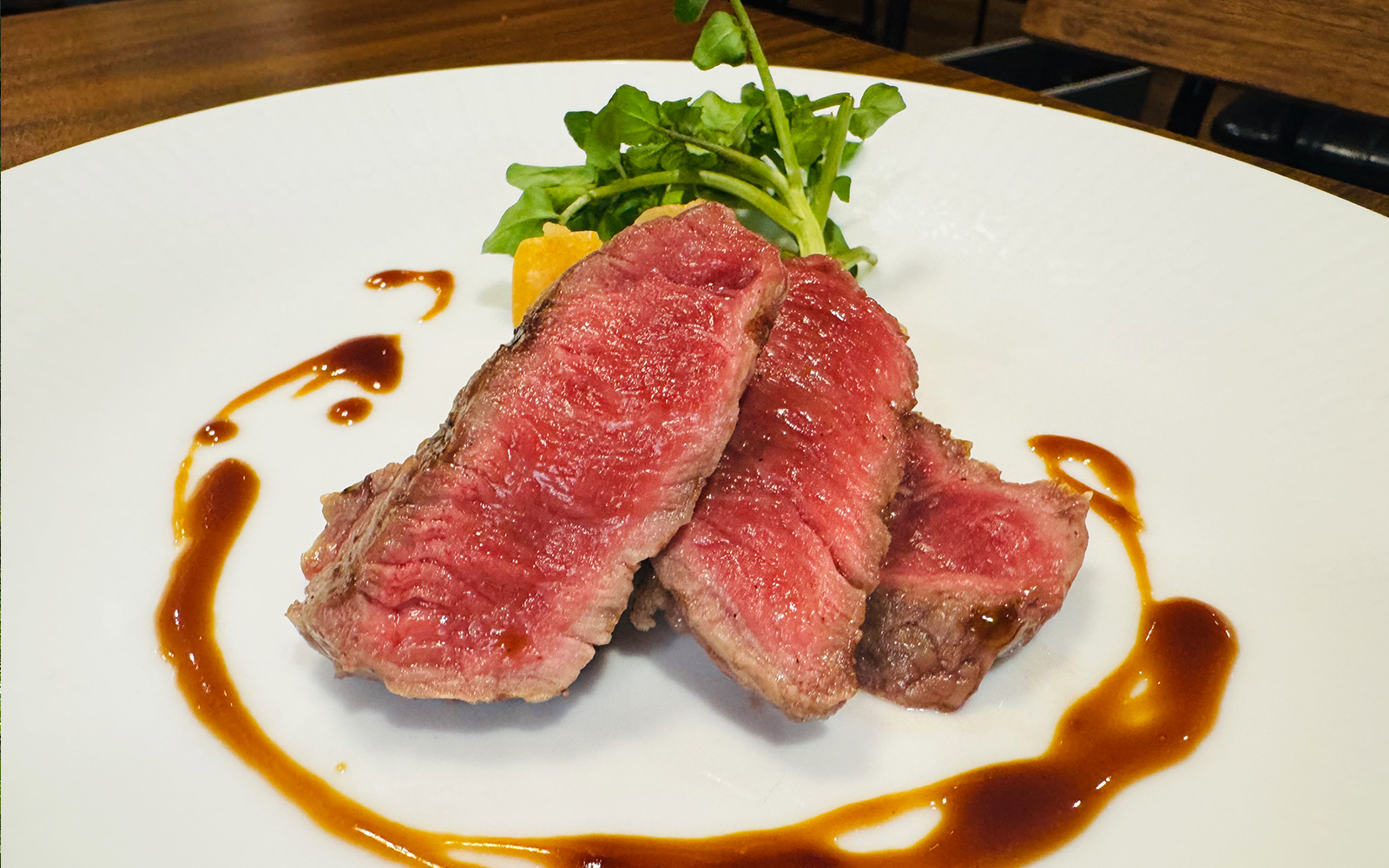 前菜 - 地元野菜を使った季節の一皿